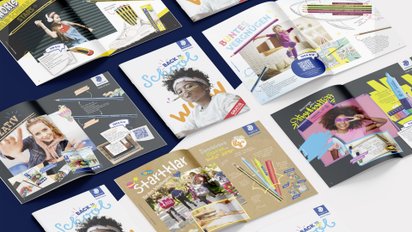 Verschiedene Innenseiten des Back to School Katalogs zeigen die bunte, vielfältige Gestaltung 