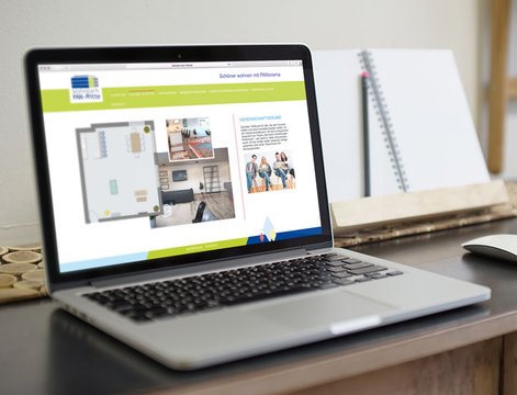 Webseite des Projekts PAN-Mitte ist auf einem Laptop zu sehen