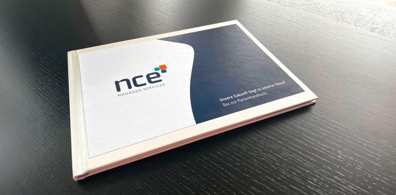 Gebundenes Markenhandbuch von nce