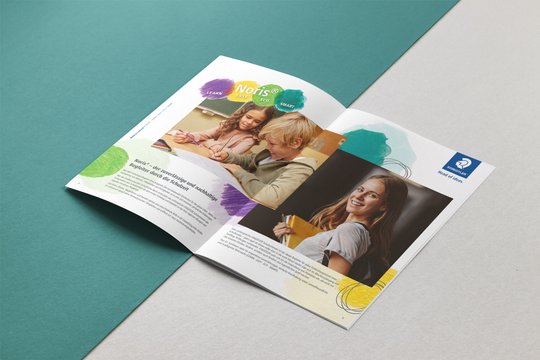 Aufgeschlagene Seite vom Back to School Katalog zeigt eine Einstiegsseite