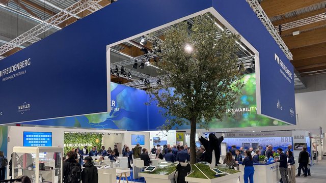 Messestand von Freudenberg Performance Materials auf der Techtextil 2024