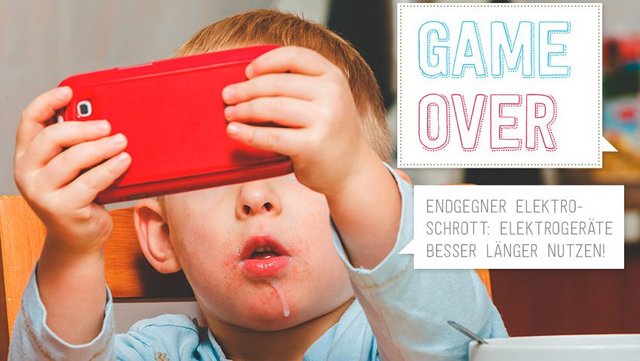 Ein Kleinkind spielt mit einem roten Smartphone. Daneben steht: Game over